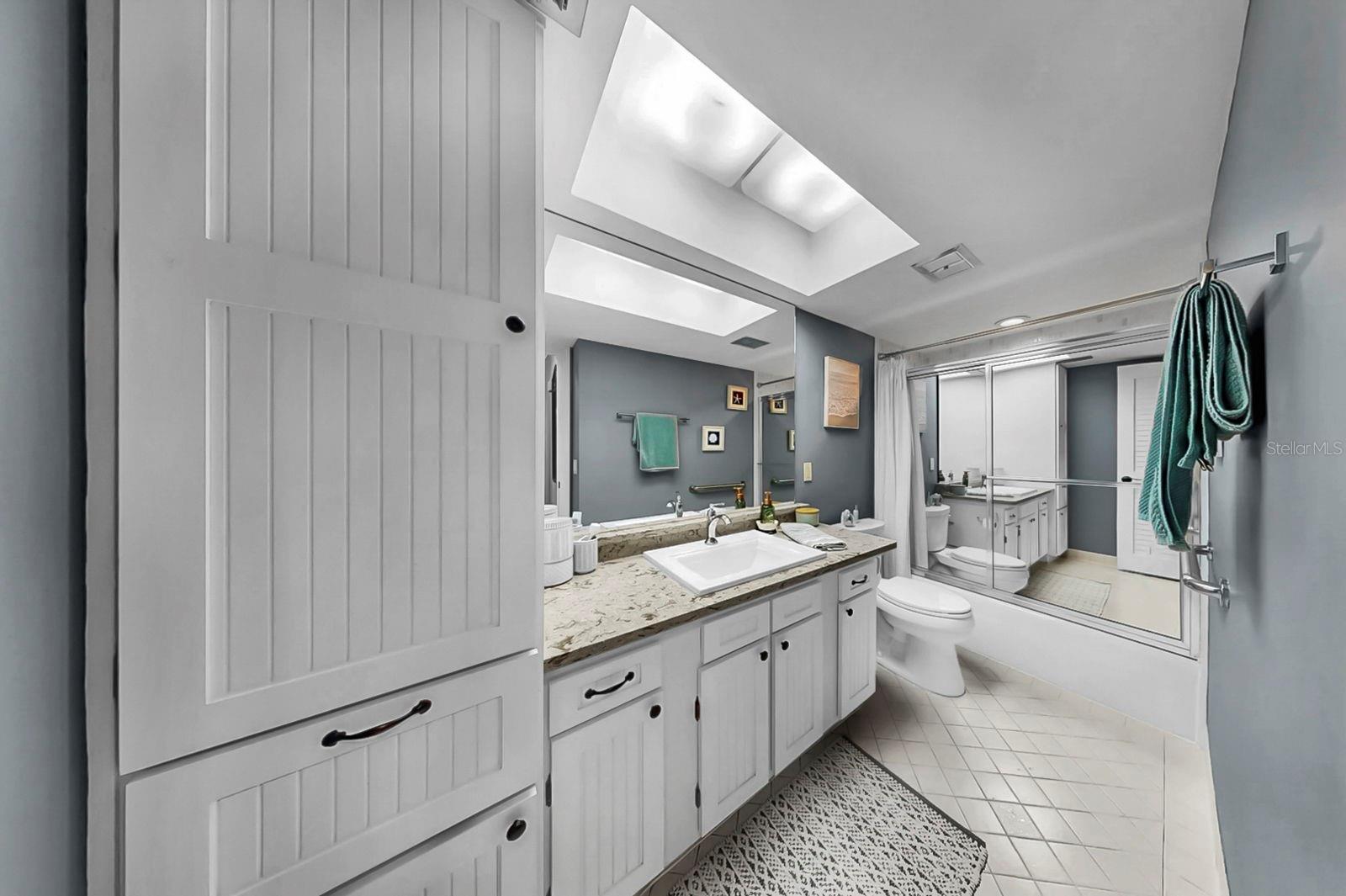 Image 22 of 42 For 5220 Brittany Drive S 603