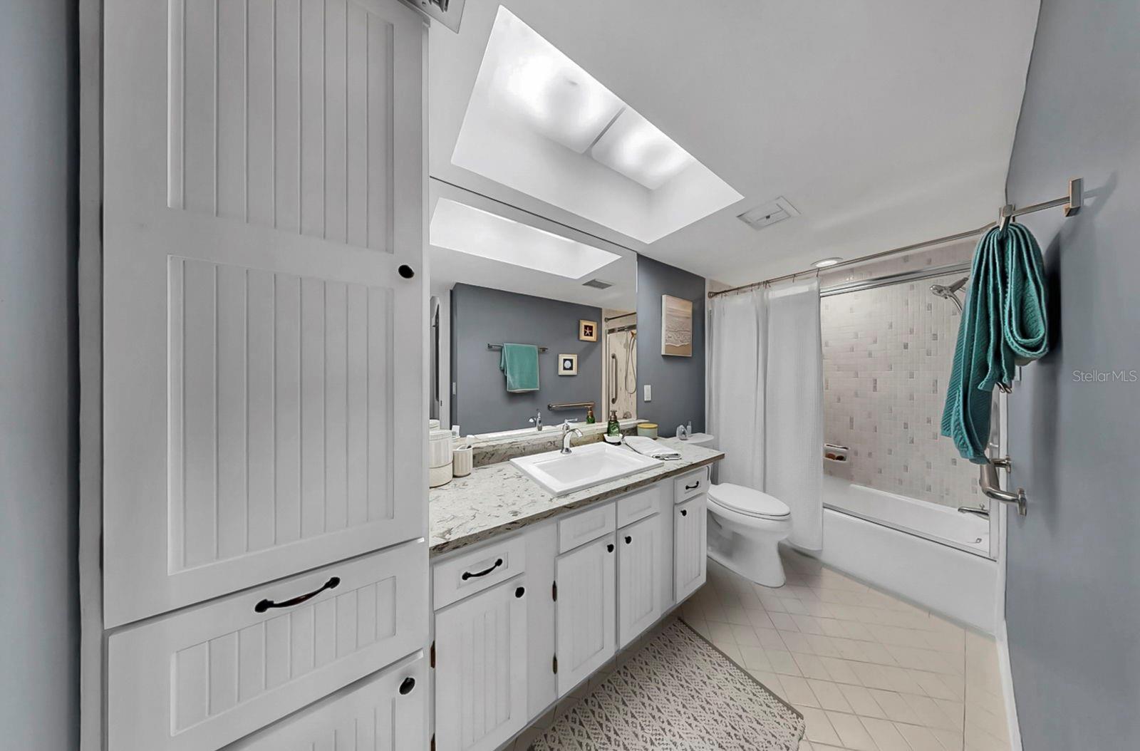 Image 26 of 42 For 5220 Brittany Drive S 603