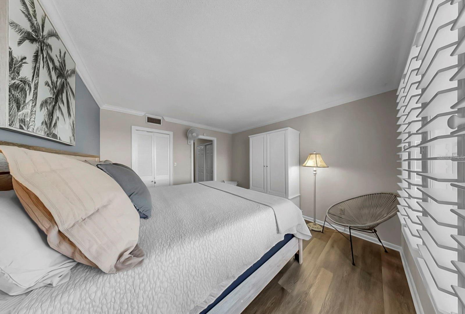 Image 28 of 42 For 5220 Brittany Drive S 603