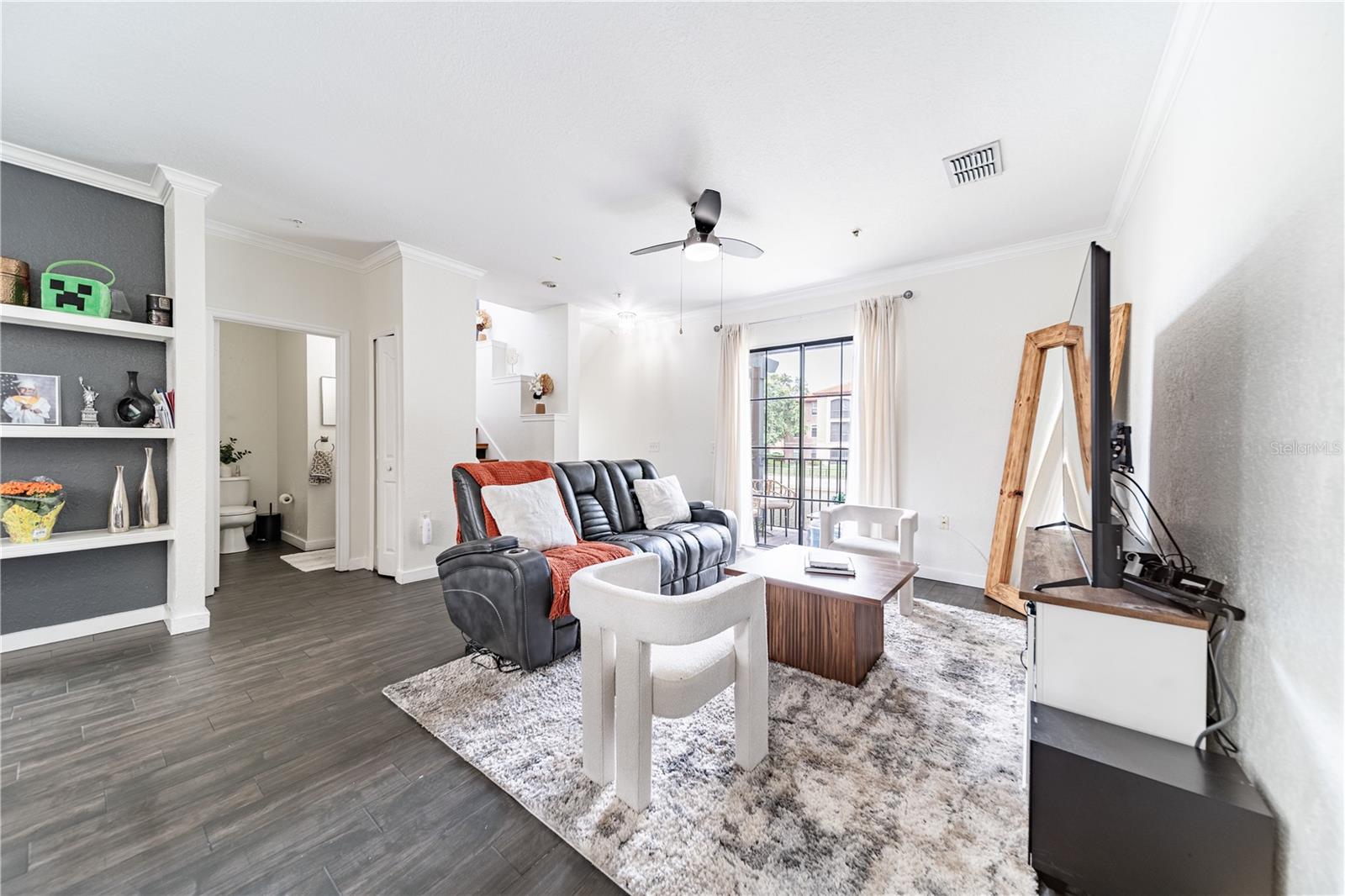 Image 10 of 34 For 6133 Metrowest Boulevard 105