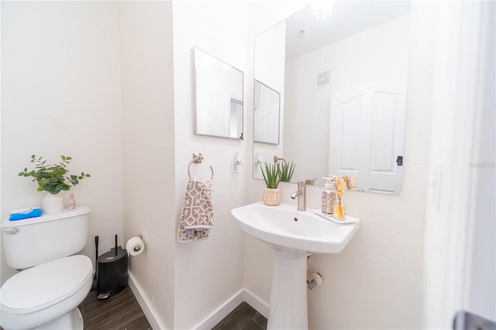 Image 14 of 34 For 6133 Metrowest Boulevard 105