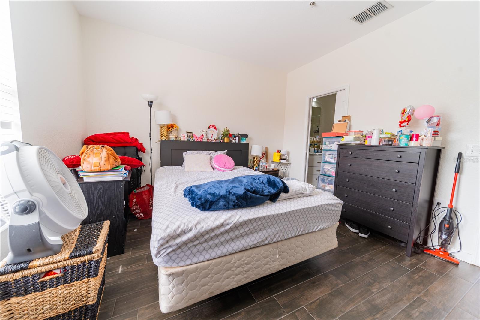 Image 26 of 34 For 6133 Metrowest Boulevard 105