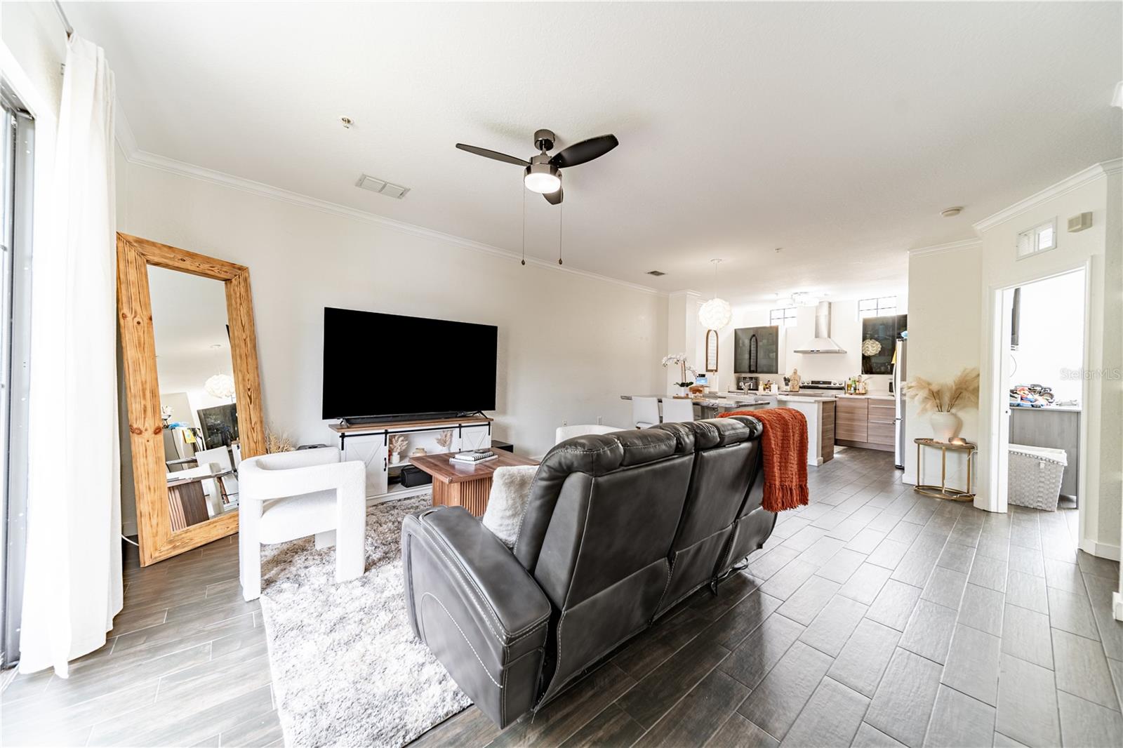 Image 8 of 34 For 6133 Metrowest Boulevard 105