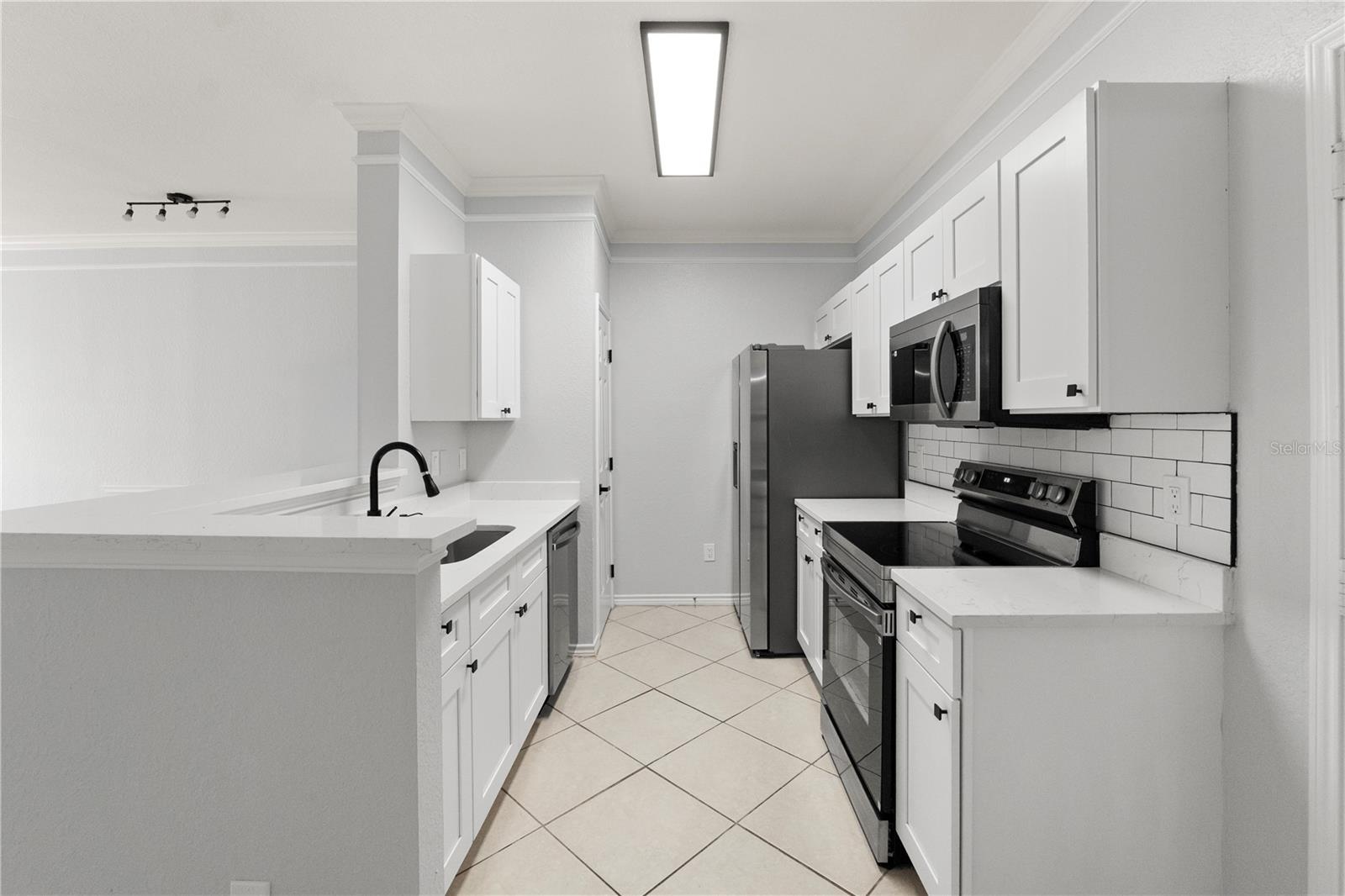 Image 3 of 11 For 4333 Bayside Village Drive 312