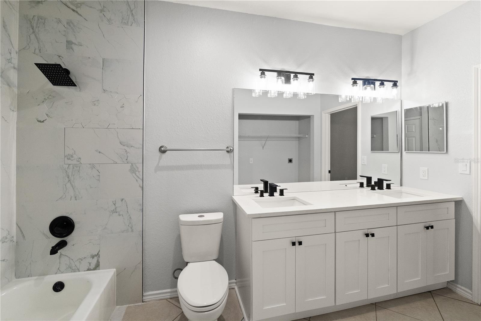 Image 4 of 11 For 4333 Bayside Village Drive 312