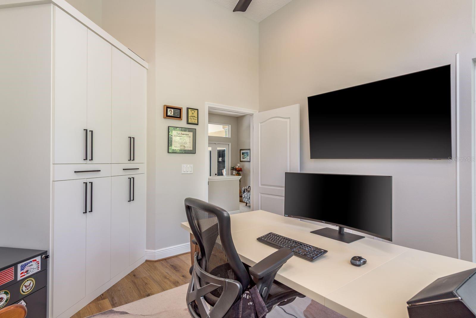 Listing photo id 14 for 10203 Radcliffe Drive