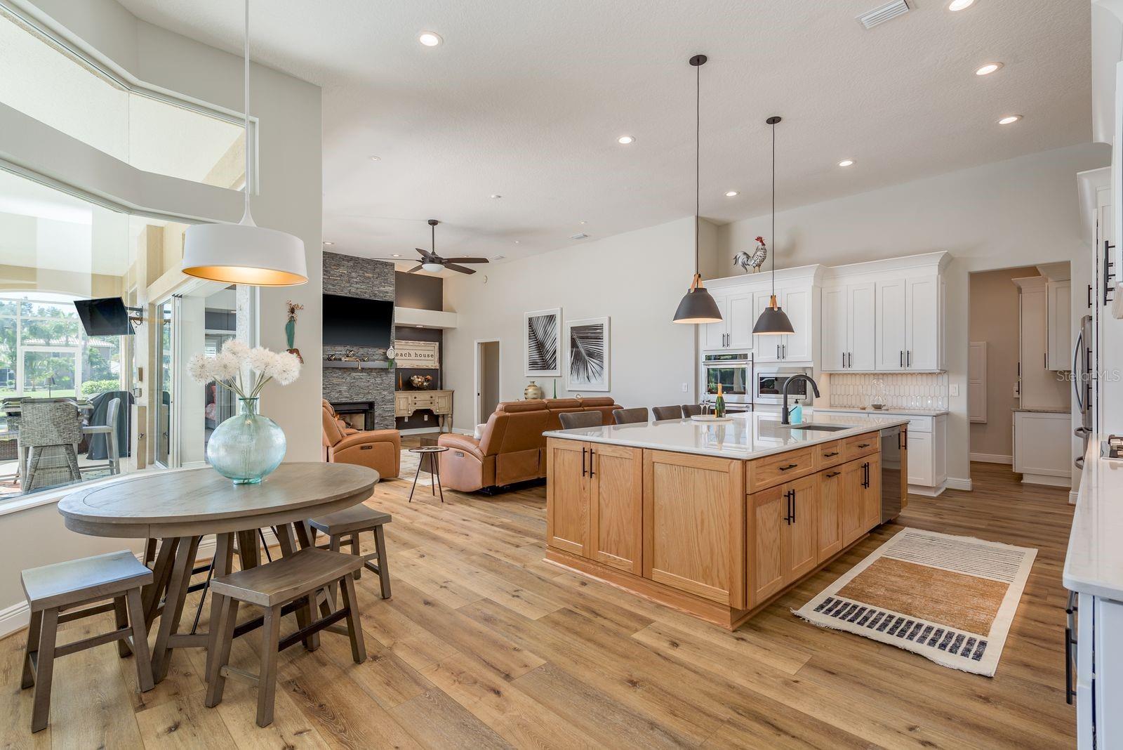 Listing photo id 15 for 10203 Radcliffe Drive