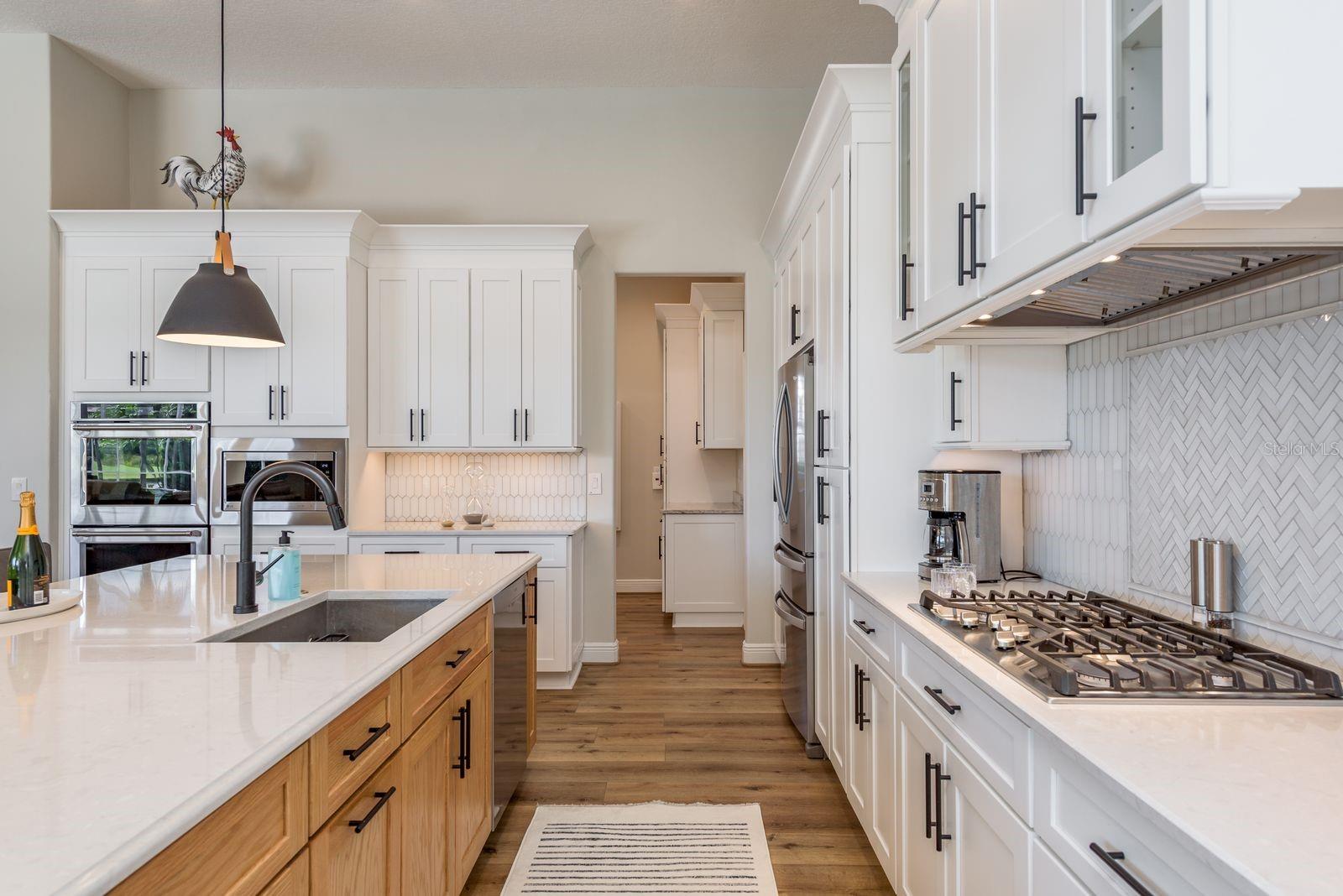 Listing photo id 23 for 10203 Radcliffe Drive