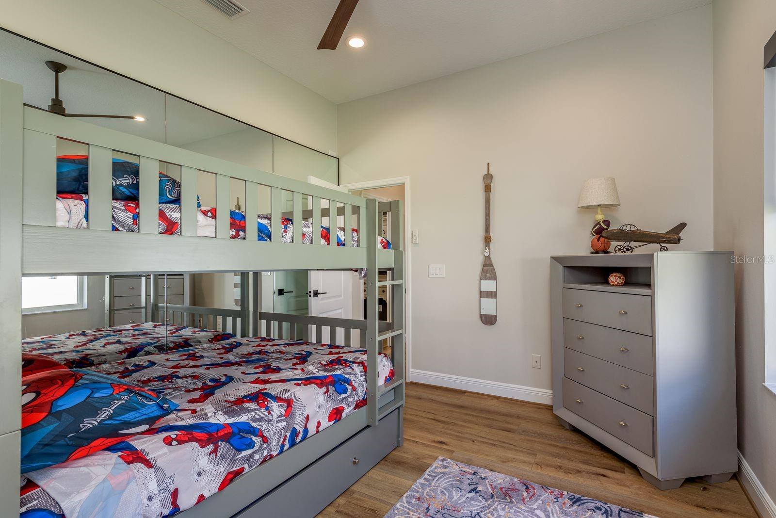 Listing photo id 38 for 10203 Radcliffe Drive