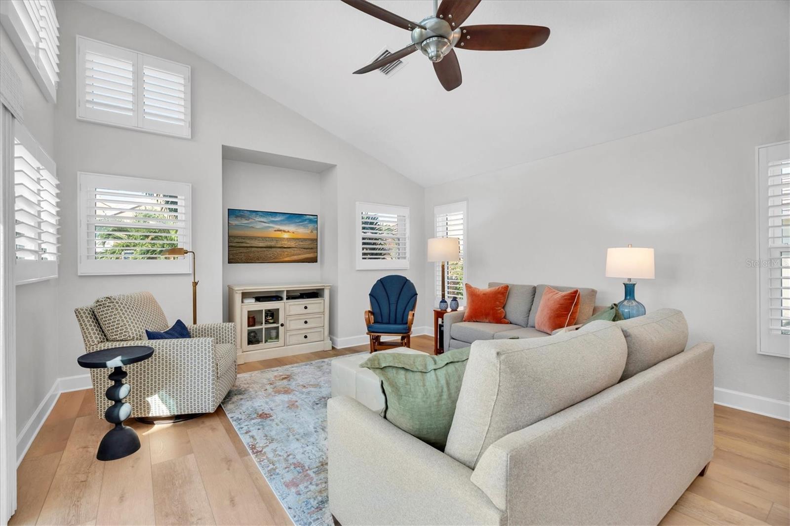 Image 13 of 53 For 18 Jefferson Court S