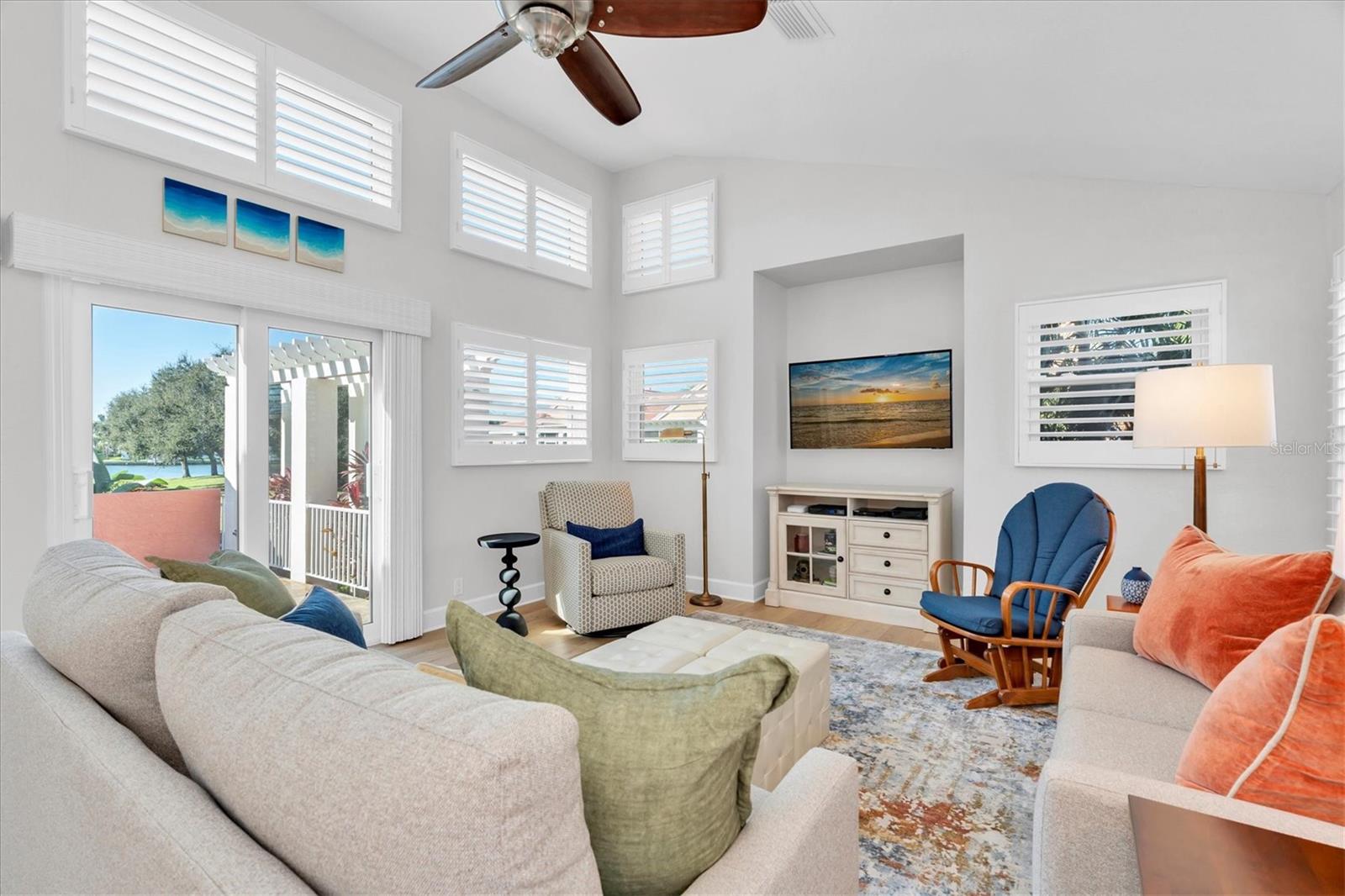 Image 14 of 53 For 18 Jefferson Court S