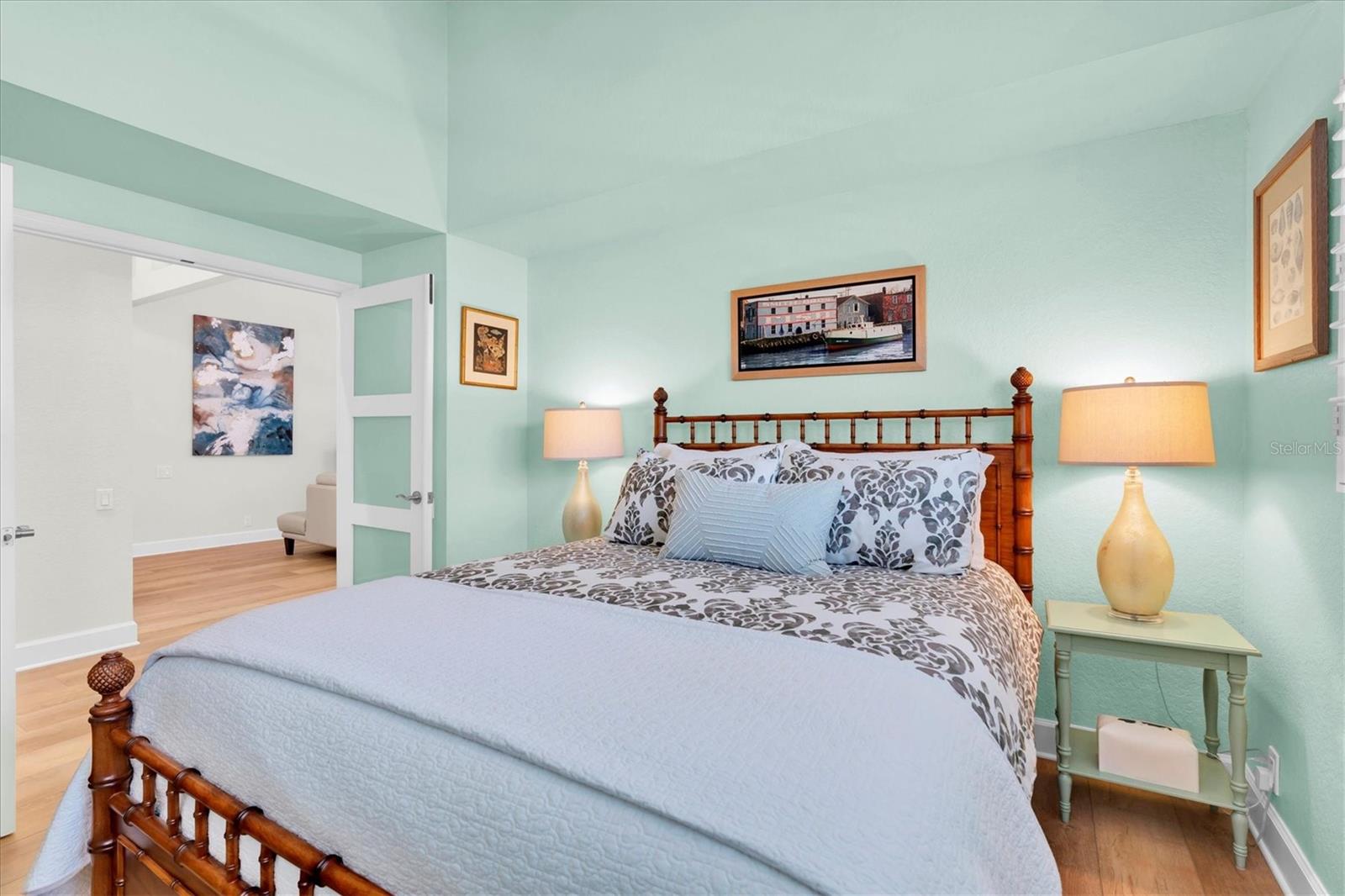 Image 22 of 53 For 18 Jefferson Court S