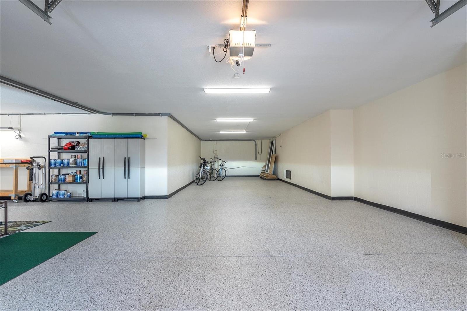 Image 34 of 53 For 18 Jefferson Court S