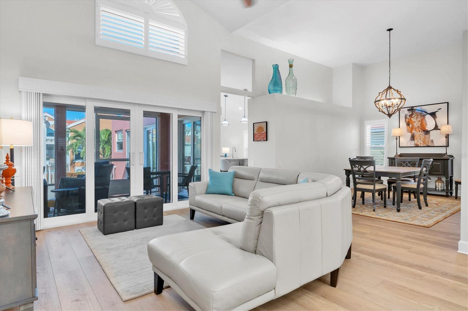 Image 4 of 53 For 18 Jefferson Court S