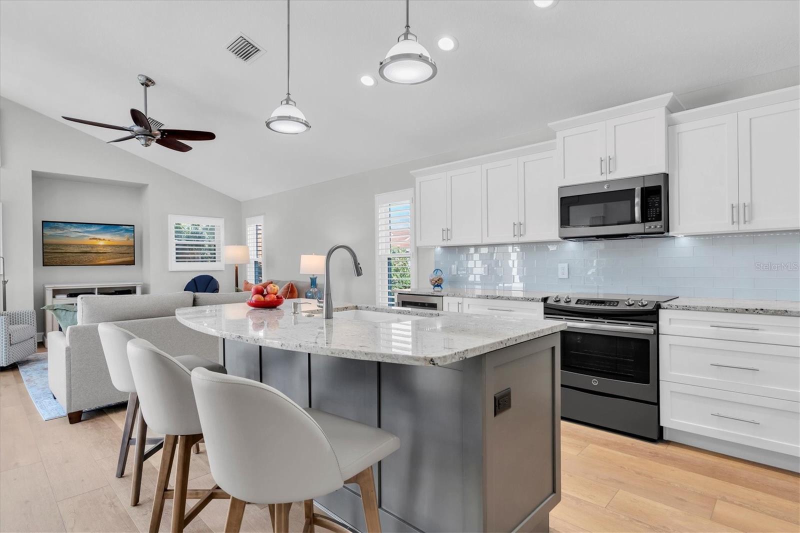 Image 8 of 53 For 18 Jefferson Court S