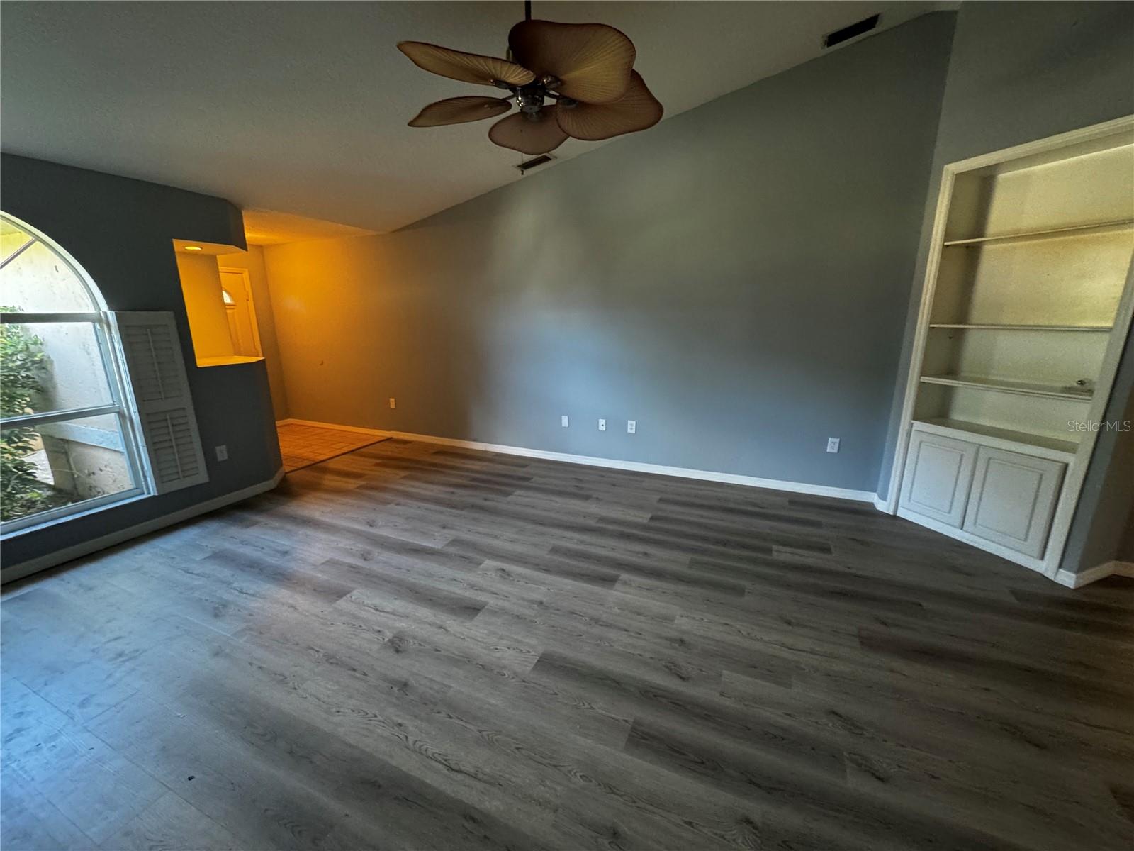 Image 14 of 21 For 2082 Old Arbor Court