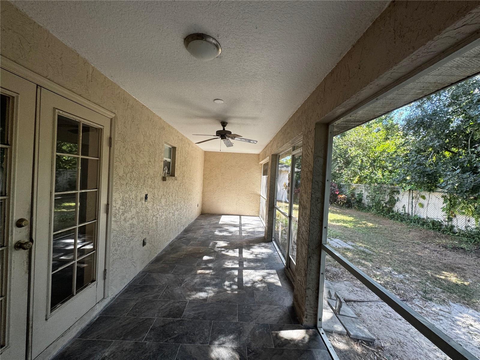 Image 19 of 21 For 2082 Old Arbor Court