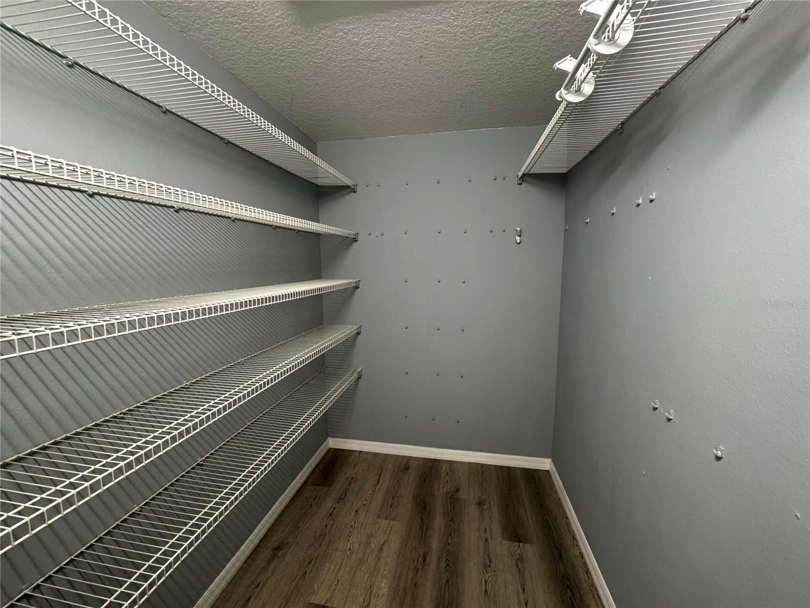 Image 7 of 21 For 2082 Old Arbor Court