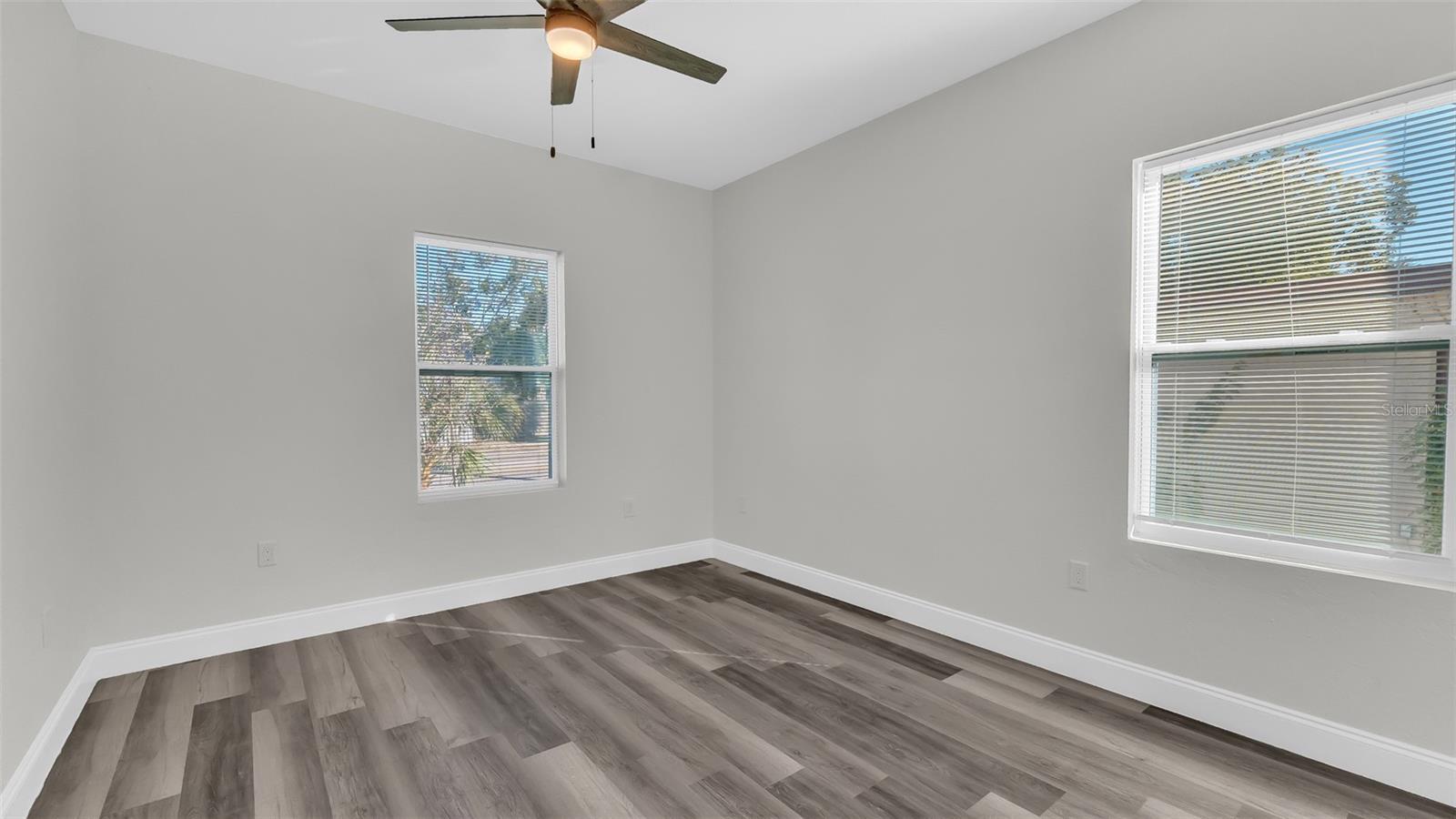 Image 18 of 32 For 1901 31st Street S