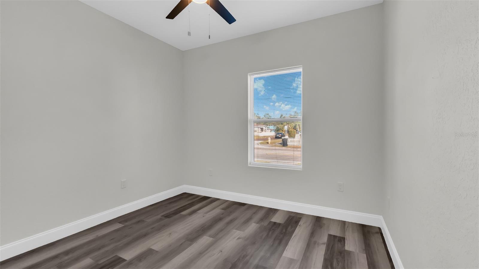 Image 20 of 32 For 1901 31st Street S