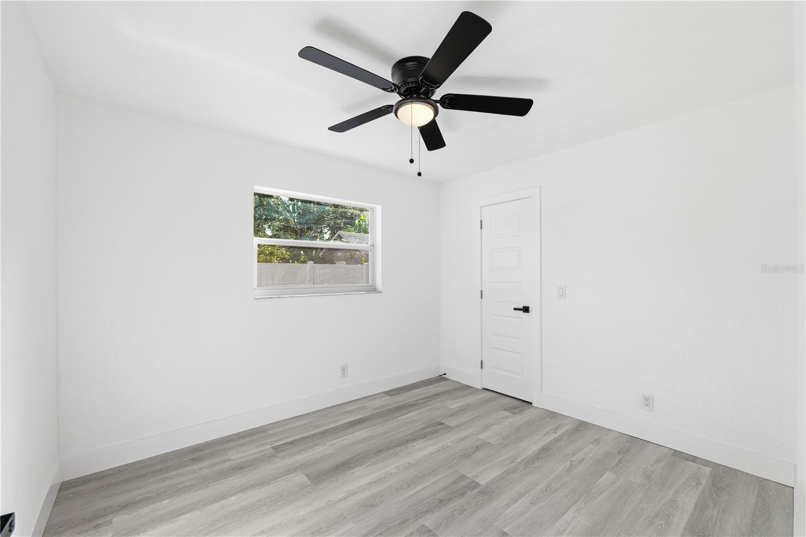 Image 12 of 31 For 6514 Yosemite Drive