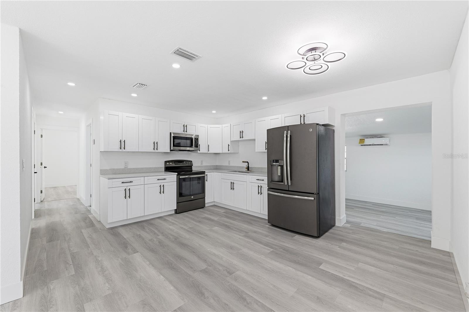 Image 3 of 31 For 6514 Yosemite Drive