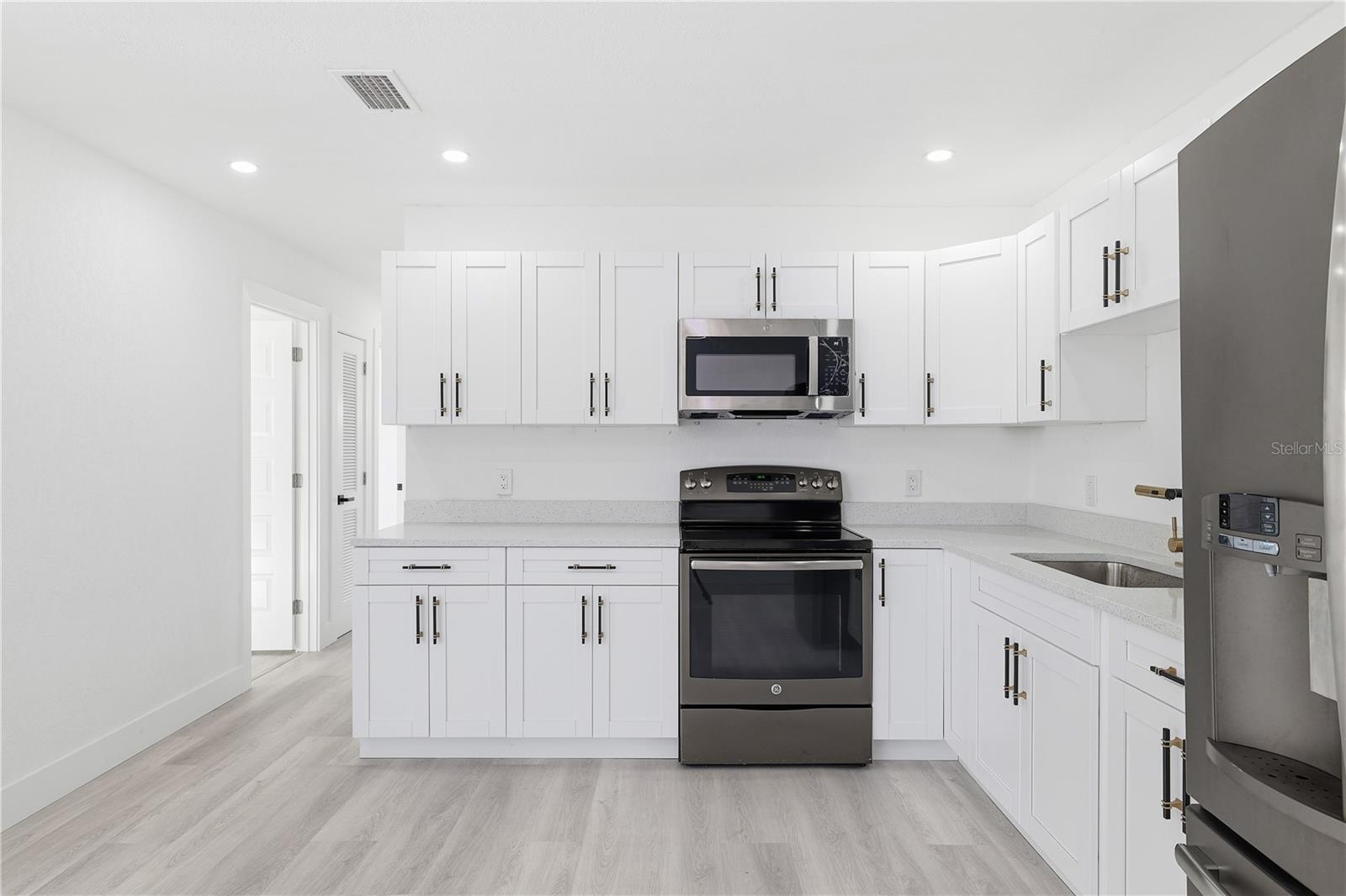 Image 4 of 31 For 6514 Yosemite Drive