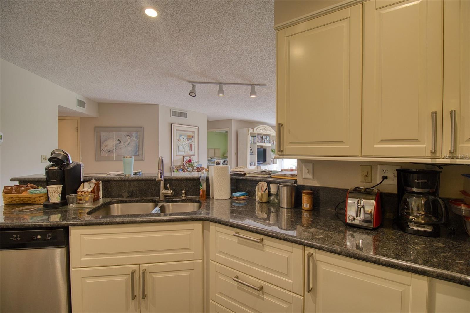 Image 5 of 27 For 6059 Bahia Del Mar Boulevard 139