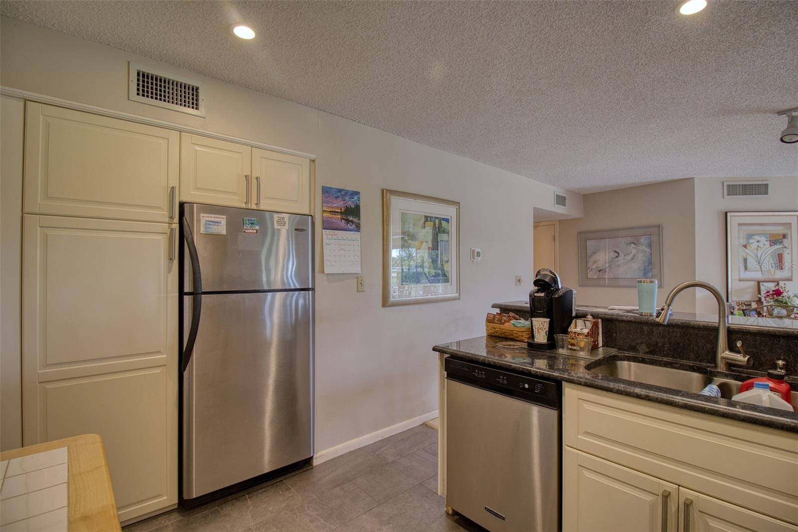 Image 6 of 27 For 6059 Bahia Del Mar Boulevard 139