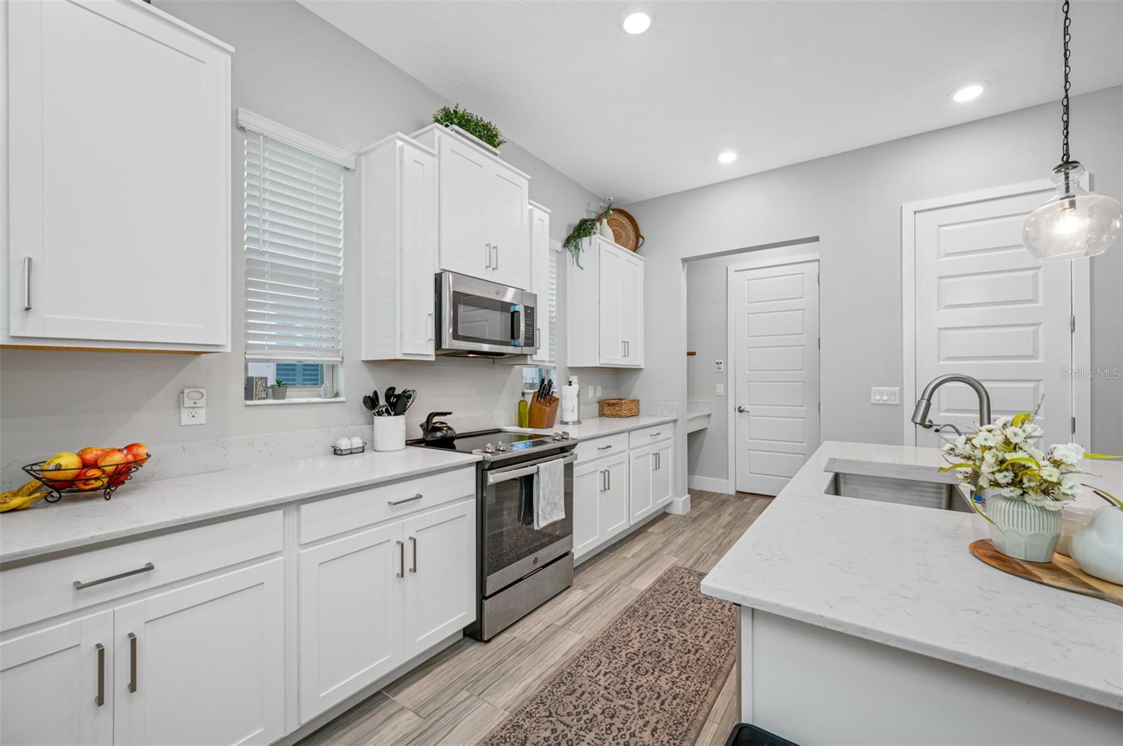 Image 16 of 37 For 7305 Faul Street