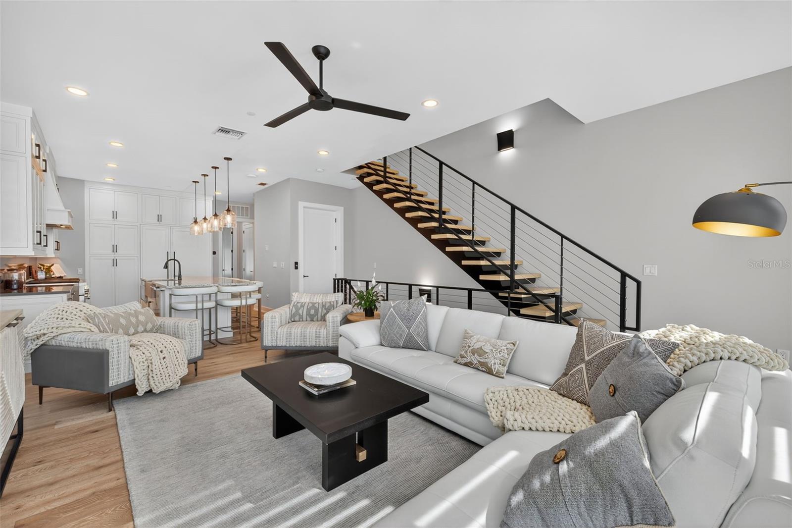 Listing photo id 8 for 577 4th Avenue S