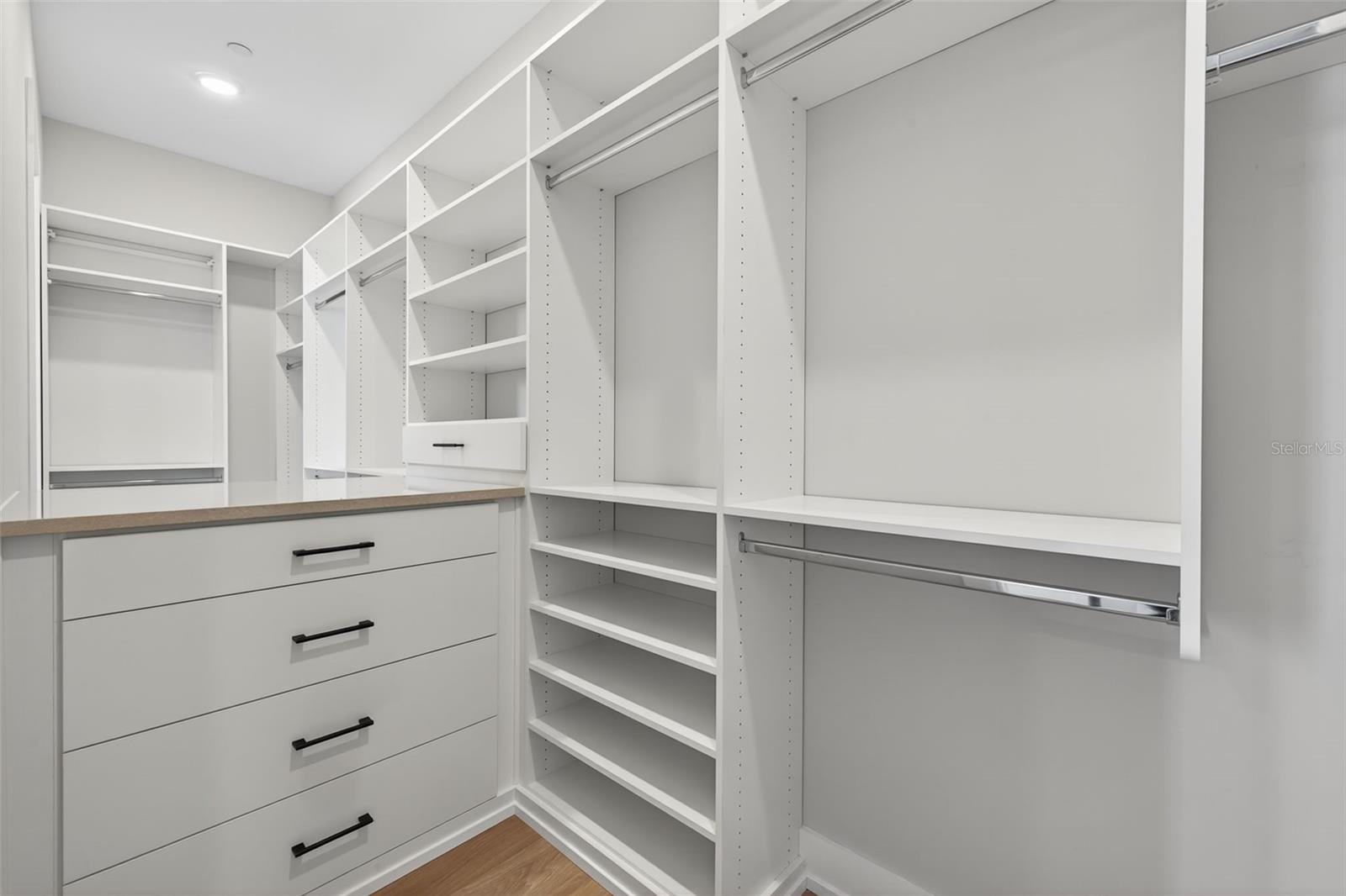 Listing photo id 20 for 577 4th Avenue S