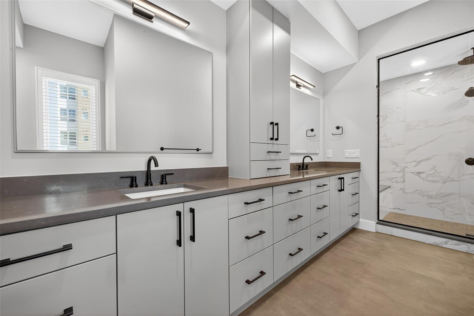 Listing photo id 21 for 577 4th Avenue S