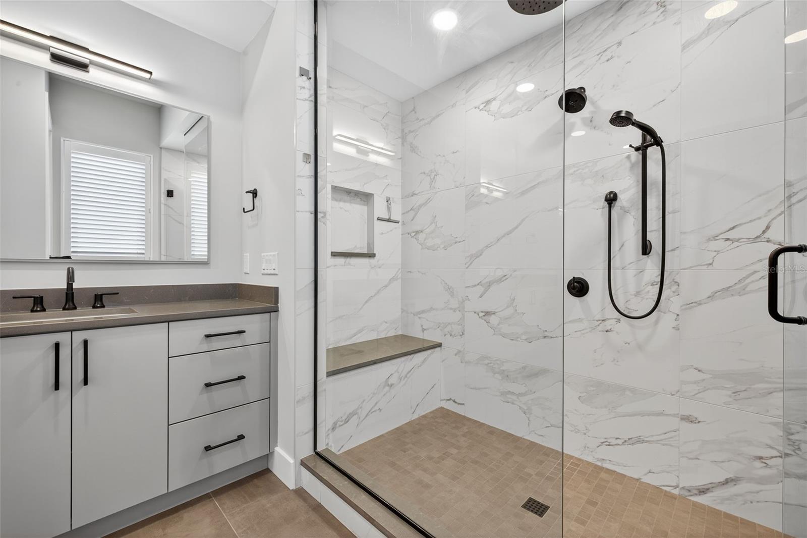 Listing photo id 22 for 577 4th Avenue S