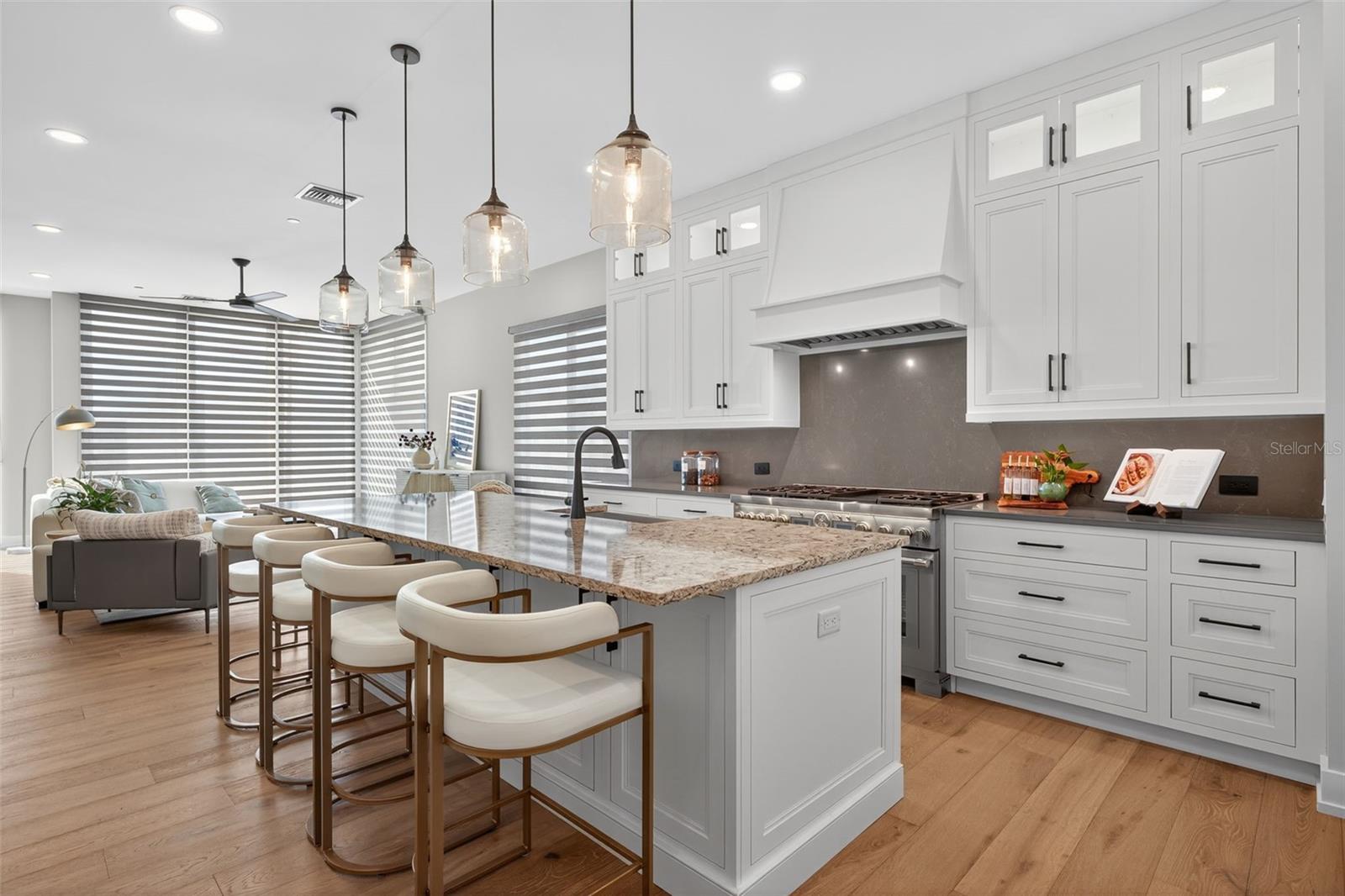 Listing photo id 1 for 577 4th Avenue S