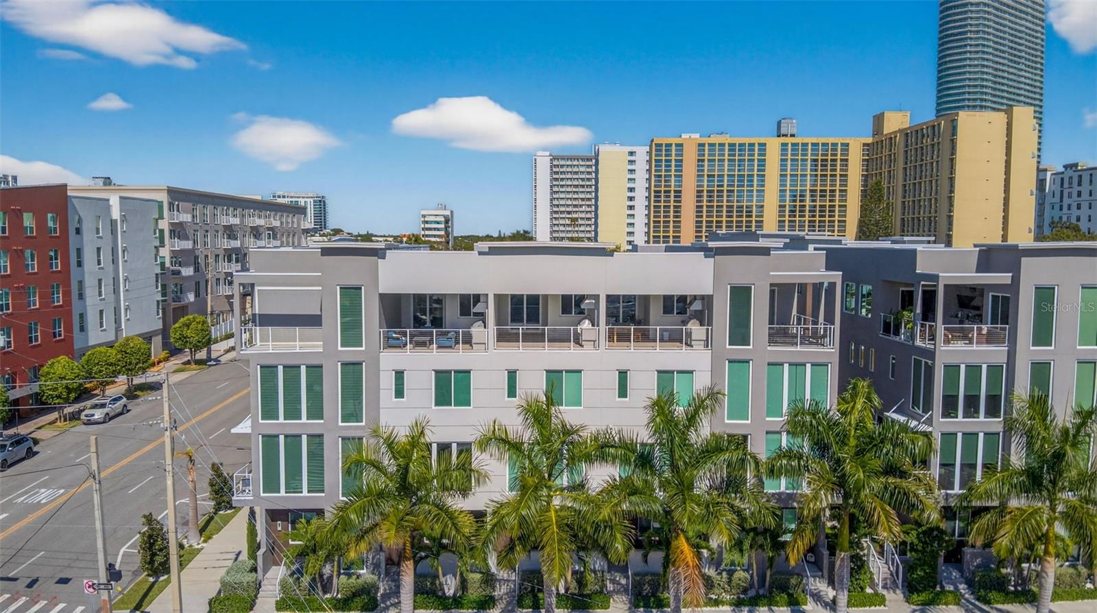 Listing photo id 33 for 577 4th Avenue S