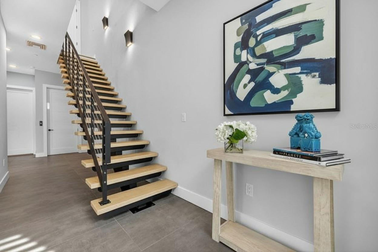 Listing photo id 2 for 577 4th Avenue S