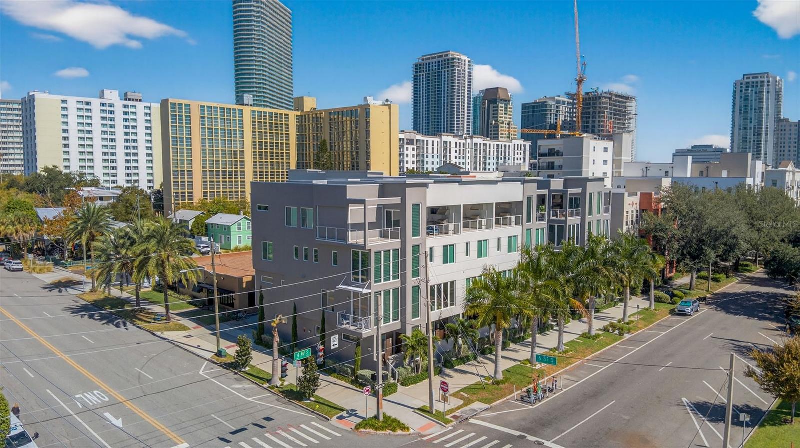 Listing photo id 39 for 577 4th Avenue S