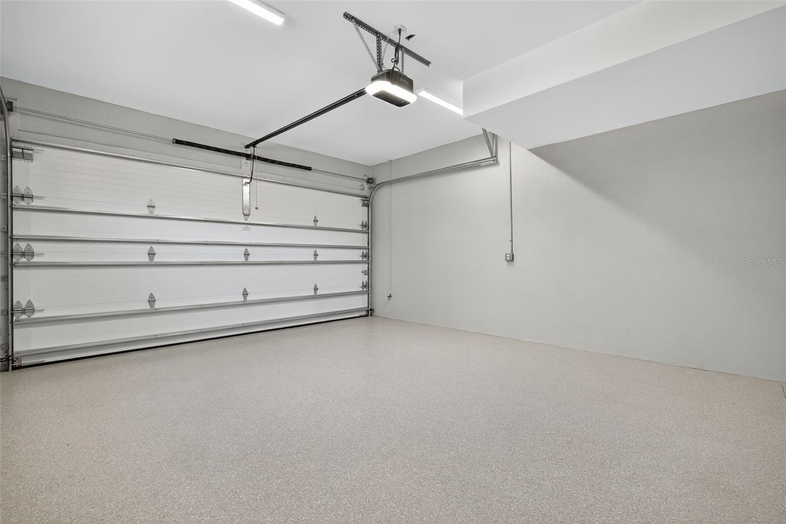 Listing photo id 6 for 577 4th Avenue S