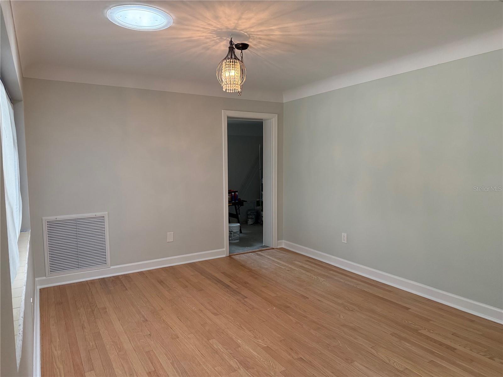 Image 10 of 30 For 6221 6th Avenue N