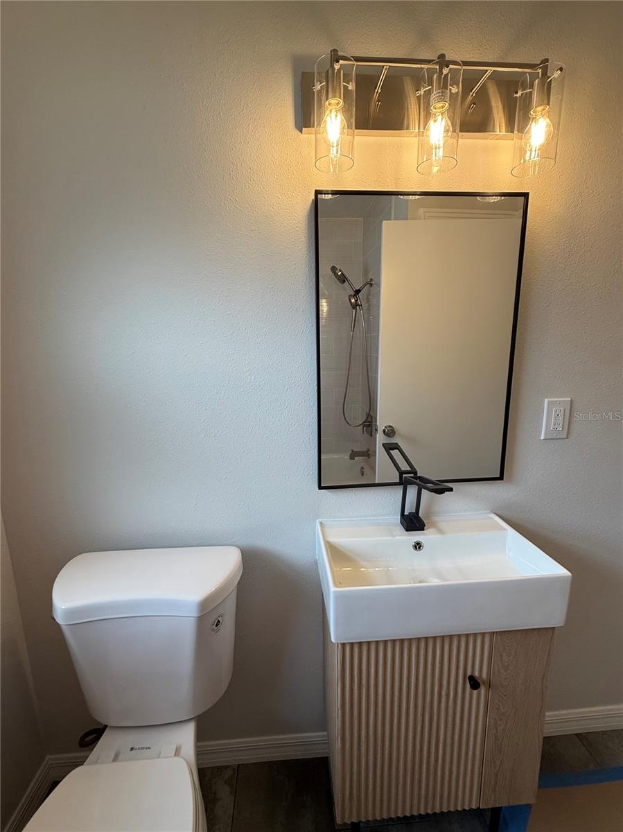 Image 15 of 30 For 6221 6th Avenue N