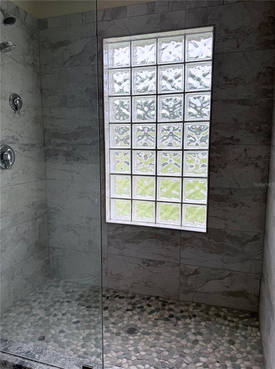 Image 20 of 30 For 6221 6th Avenue N