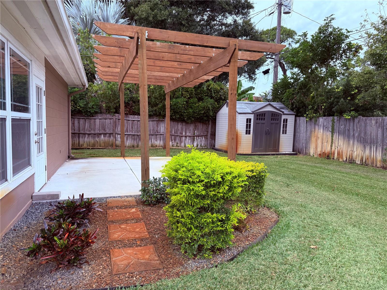 Image 22 of 30 For 6221 6th Avenue N