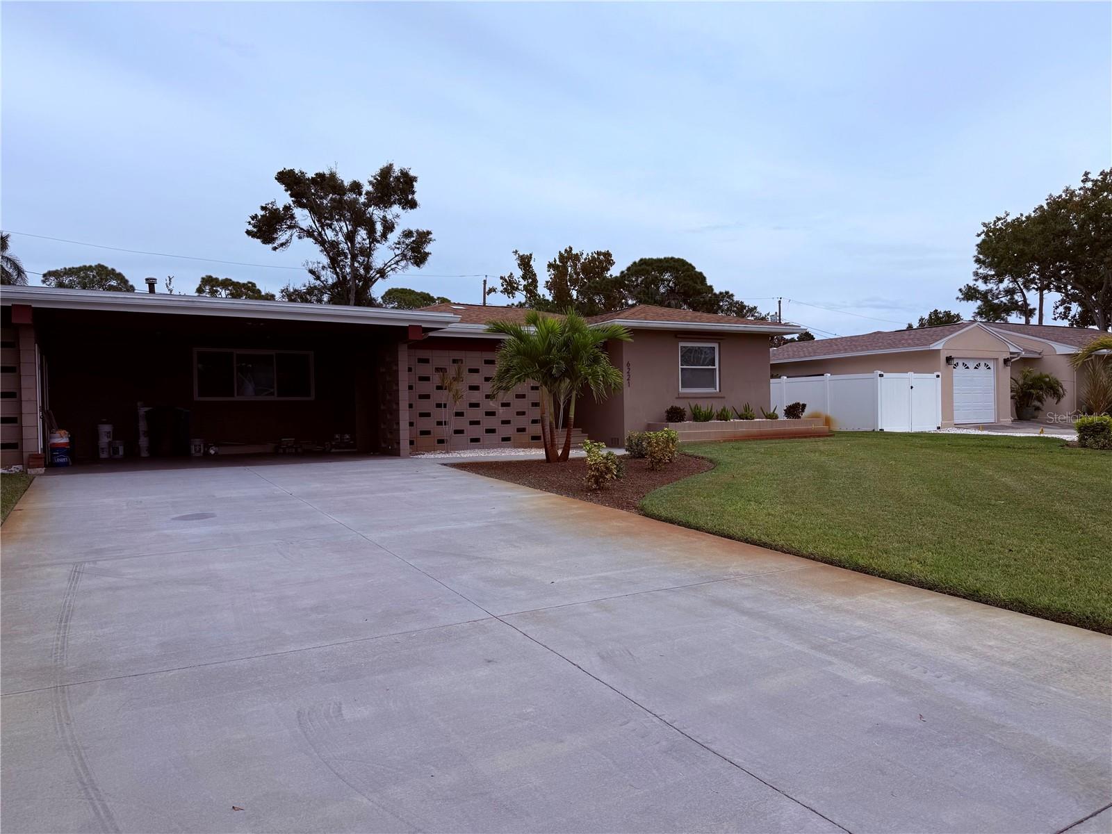 Image 5 of 30 For 6221 6th Avenue N