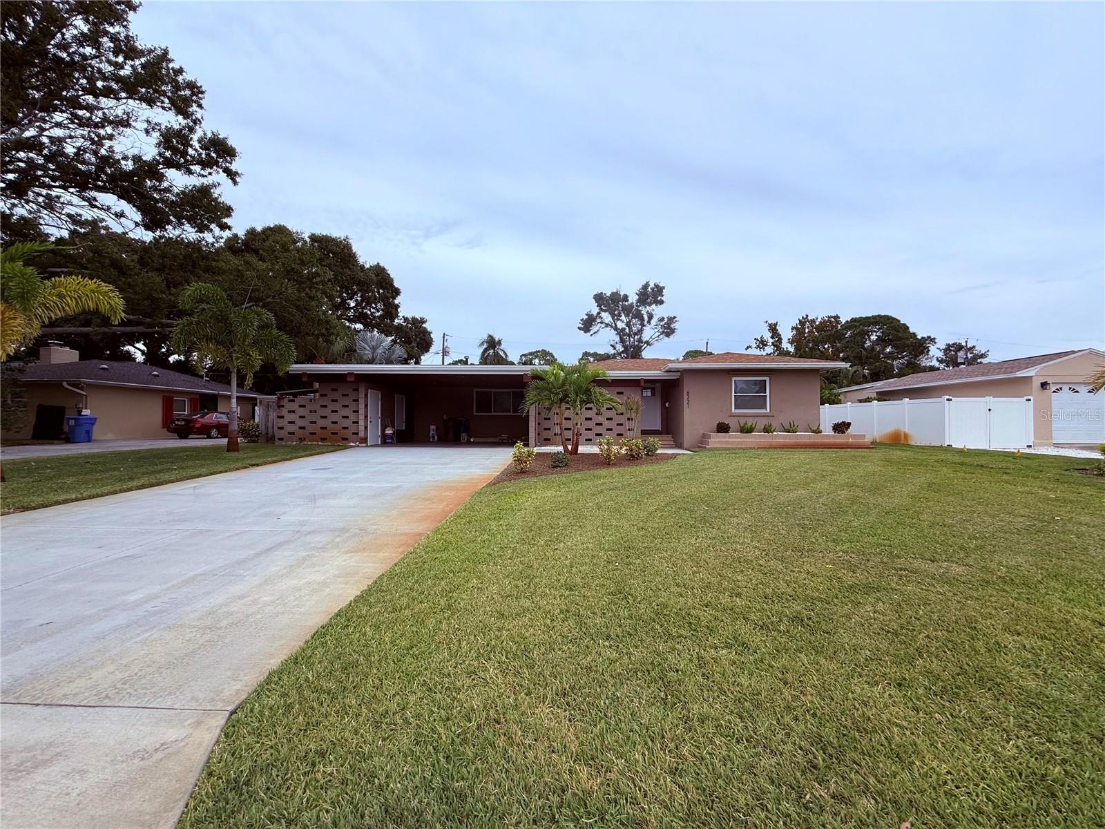 Image 6 of 30 For 6221 6th Avenue N