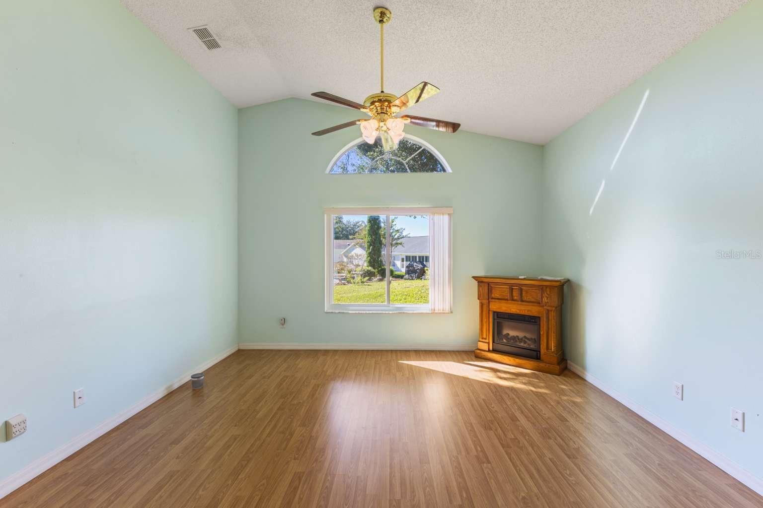 Image 13 of 29 For 24725 Brightwater Court