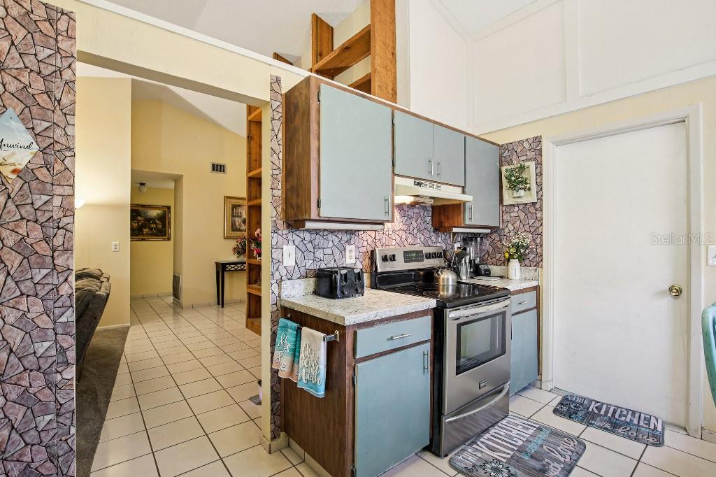 Image 5 of 15 For 7418 Riverbank Drive