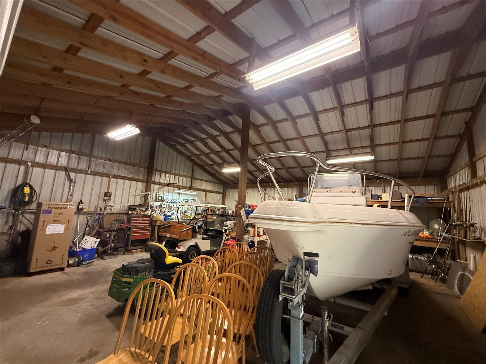 Listing photo id 11 for 4111 Robinson Road