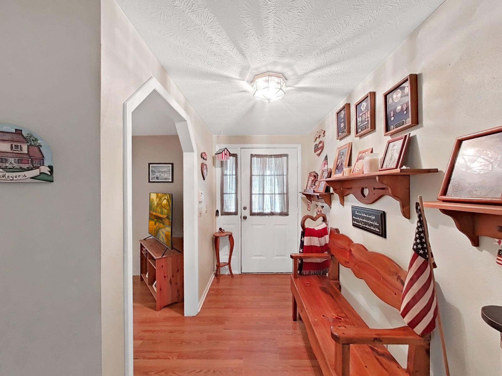 Listing photo id 14 for 4111 Robinson Road