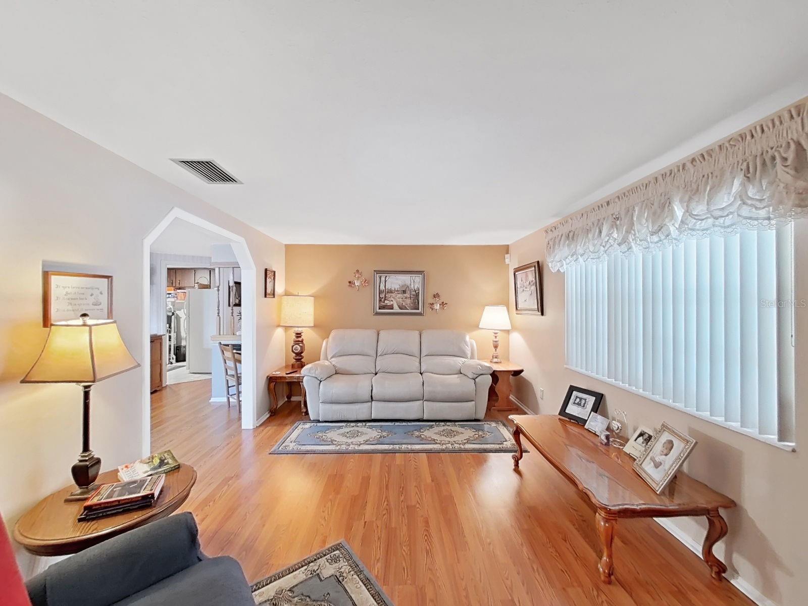 Listing photo id 15 for 4111 Robinson Road